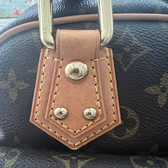 Louis Vuitton Manhattan PM, Authentic - Picture 11 of 16